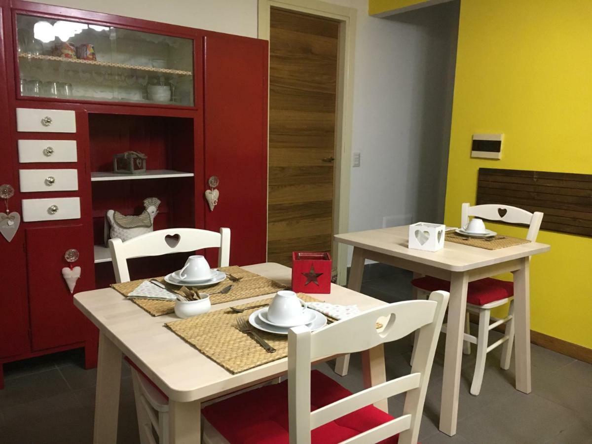 Elleboro Acomodação com café da manhã Carugo Exterior foto