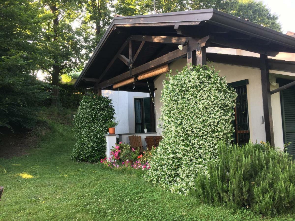 Elleboro Acomodação com café da manhã Carugo Exterior foto